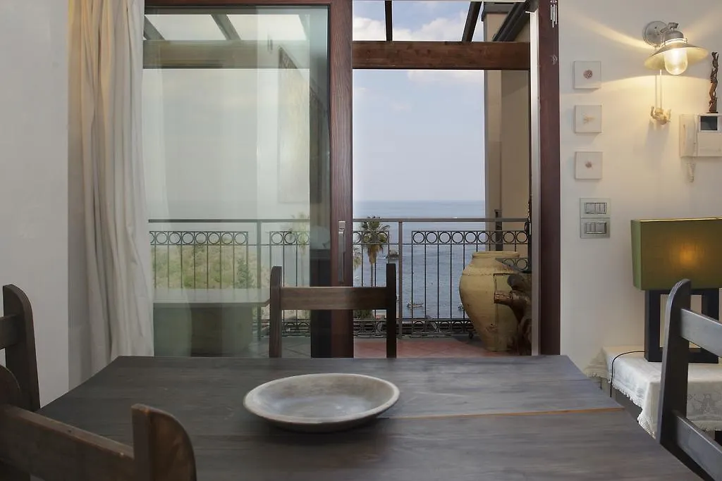 Cottage On The Beach Taormina